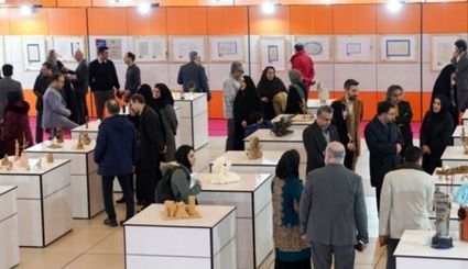 آغاز نمایشگاه دهمین دوسالانه ملی هنر‌های تجسمی کانون پرورش فکری