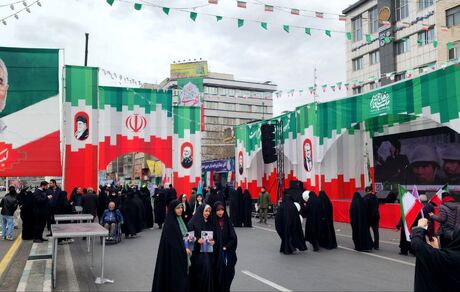 راهپیمایی چهل و هفتمین سالگرد پیروزی انقلاب اسلامی در  هزار و ۴۰۰ بخش، شهر و شهرستان برگزار شد
