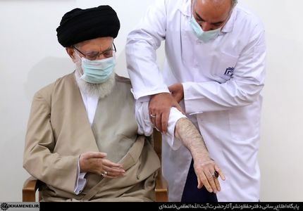 رهبر معظم انقلاب، دز سوم واکسن کرونا را تزریق کرده‌اند
