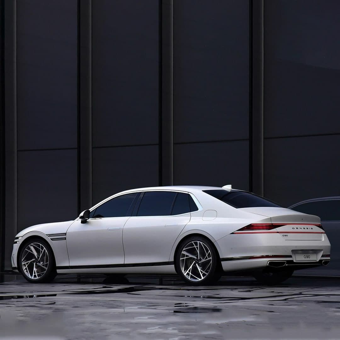 سدان لوکس جنسیس G90 