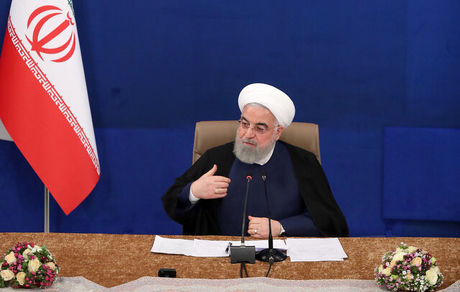 روحانی: همه کارمندان در محیط کار از ۱۰ خرداد حضور می‌یابند/ بازگشایی صحن حرم‌ها بعد از عید فطر