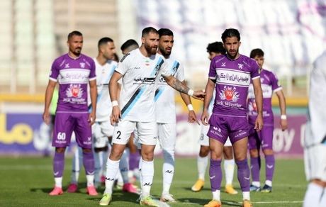 تساوی پرگل هوادار و پیکان در لیگ برتر