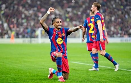 ادامه یکه تازی بارسلونا در لالیگا با درخشش رافینیا