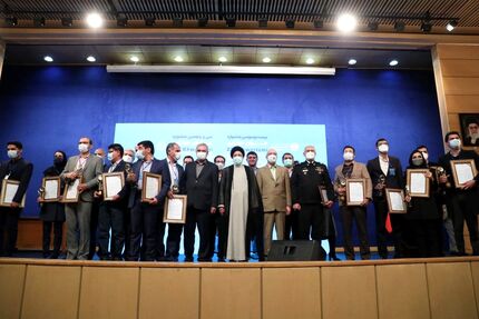 برگزیدگان سی و پنجمین جشنواره بین‌المللی خوارزمی توسط رئیس جمهور تقدیر شدند