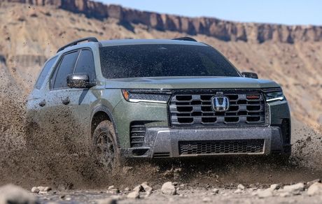 هوندا از نسخه فیس لیفت شده خودروی شاسی بلند پایلوت رونمایی کرد