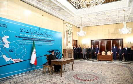 توافقنامه احداث خط راه‌آهن رشت – آستارا بین ایران و روسیه امضا شد