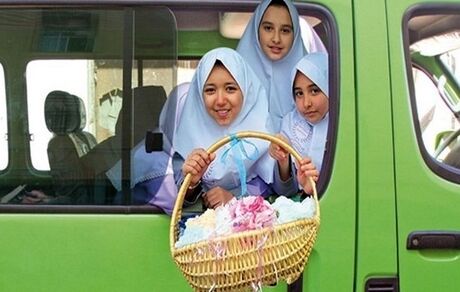 تمدید زمان نام نویسی سرویس مدرسه برای سال تحصیلی ۱۴۰۴-۱۴۰۳ 