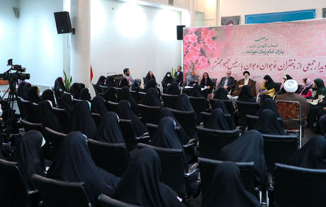 انقلاب اسلامی تمدنی نوین و سبک جدید زندگی به انسان‌های معاصر ارائه داد