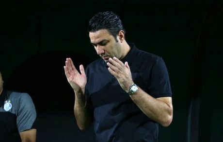 بیانیه مبهم باشگاه استقلال: نکونام رفتنی است!