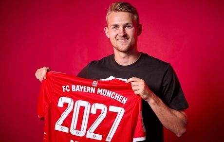 دی لیخت رسما به بایرن مونیخ پیوست