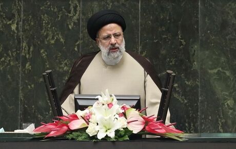 هدف‌گذاری رشد اقتصادی ۸ درصدی در بودجه ۱۴۰۱ / در ادوار قبلی اقتصاد کشور را به اراده بیگانگان گره زده بودند
