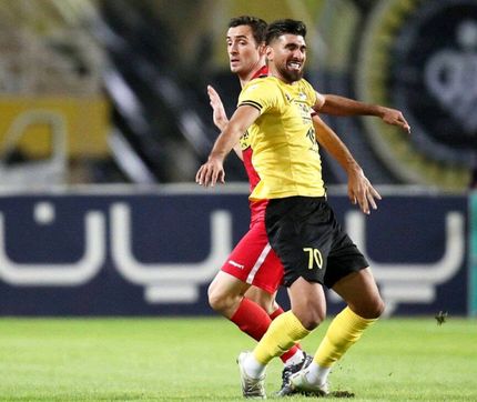 مهاجم بلندقامت سپاهان در اصفهان ماندنی شد