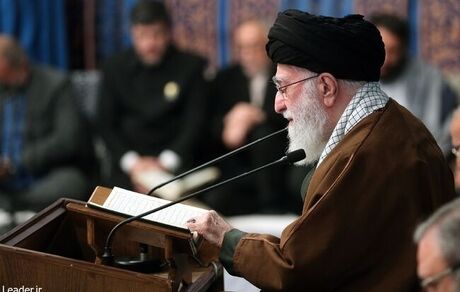 شرط حل مشکلات و پیشرفت، اعتماد به خدا و ورود به میدان