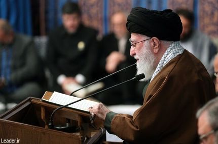 شرط حل مشکلات و پیشرفت، اعتماد به خدا و ورود به میدان