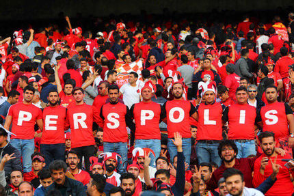 حضور بدون بلیت هواداران پرسپولیس در ورزشگاه وطنی قائم شهر
