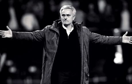 شماره تاتنهام روی گوشی «مورینیو»