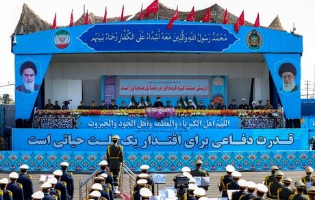استفاده از تجهیزات پیشرفته بومی در ارتش ایران گواه خودباوری و جلوه ما می‌توانیم است