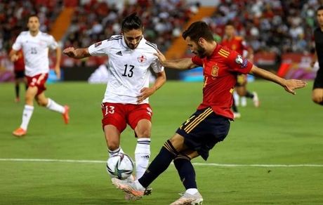 یک بازیکن گرجستانی به ذوب آهن پیوست