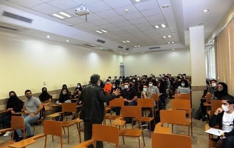 افزایش حقوق اساتید و کارمندان دانشگاه آزاد اسلامی