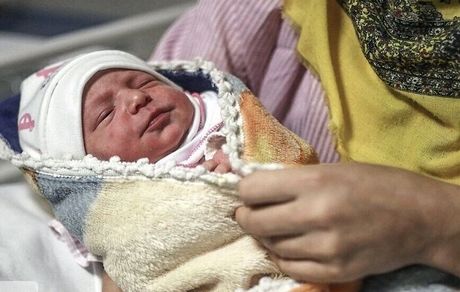 کارت امید مادر ماهانه ۲ میلیون تومان شارژ می‌شود