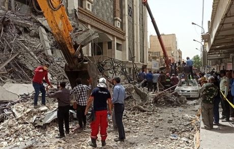 در متروپل، مجموعه عظیمی از تخلفات رخ داده است / رد شایعه انحلال شورای شهر آبادان 