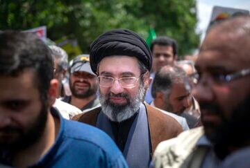 «آیت الله سیدمجتبی حسینی خامنه‌ای» سومین رهبر جمهوری اسلامی ایران شد