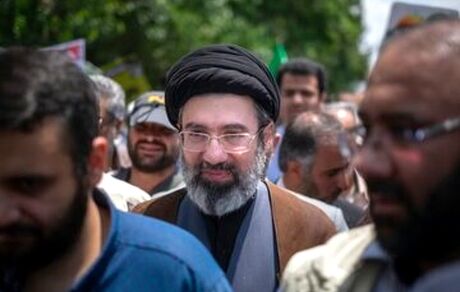«آیت الله سیدمجتبی حسینی خامنه‌ای» سومین رهبر جمهوری اسلامی ایران شد