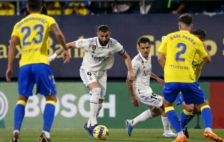 رئال به سختی برد و در تعقیب بارسا ماند