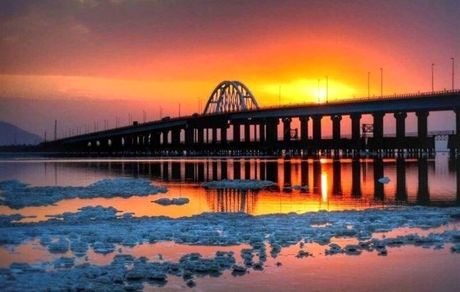 حمله آمریکایی صهیونی به نزدیکی پل میان‌گذر دریاچه ارومیه / پلیس: مسیر بازگشایی شد