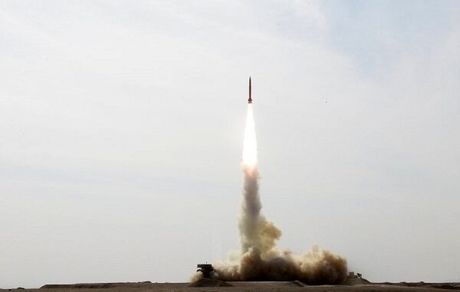 در حضور وزیر دفاع، موشک صیاد 4B رونمایی شد