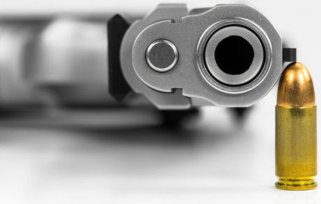 دختر هندی هنگام سلفی با اسلحه، خودش را کشت