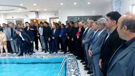 پس از ۳۰ سال، استخر شنای استادیوم آزادی اسدآباد افتتاح شد