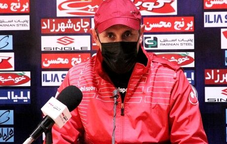 سرمربی پرسپولیس: از بازیکنان پیکان می‌خواهم با همه توان مقابل ما بازی کنند