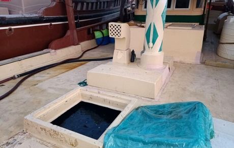 توقیف یک فروند شناور حامل ۲۴۰ هزار لیتر سوخت قاچاق توسط نیروی دریایی سپاه در آبهای خلیج فارس