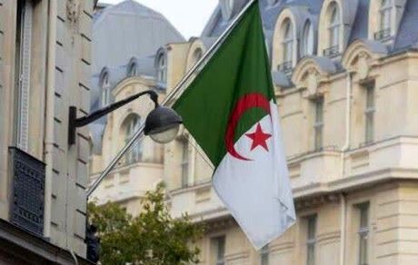 الجزایر، سفیرش را از فرانسه فراخواند