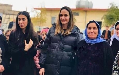 آنجلینا جولی وارد عراق شد و از روستایی در سنجار بازدید کرد