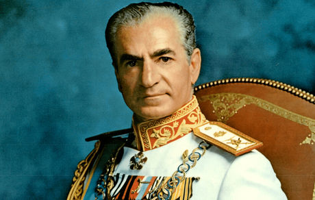 معمای ترور شاه در نیمۀ بهمن ۱۳۲۷: دختر باغبان سفارت انگلیس یا سناریوهای دیگر؟
