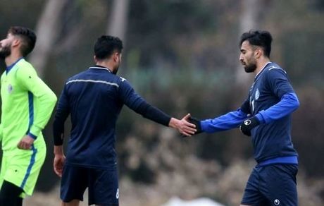 مدافع استقلال کرونا گرفت