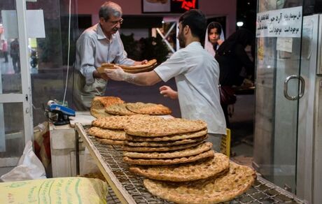 افزایش قیمت نان تصویب نشده است/ با گرانفروشان برخورد می‌شود