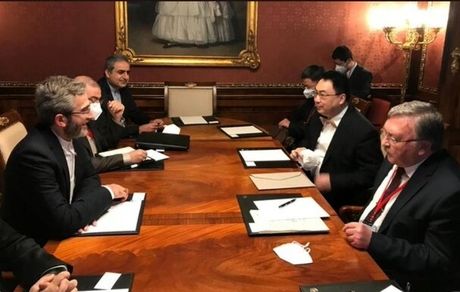 گزارش توییتری باقری از دیدارش با نمایندگان چین، روسیه و انریکه مورا