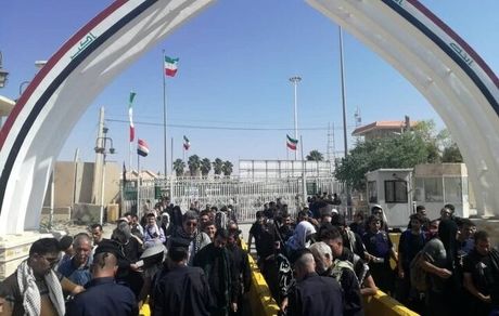 رییس قرارگاه اربعین فراجا: مرز خسروی مملو از جمعیت است/ زوار فعلا از مراجعه به این مرز خودداری کنند