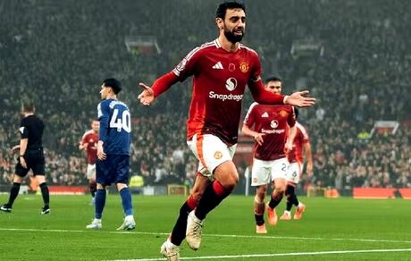 برد منچستر یونایتد در آخرین بازی با سرمربی موقت