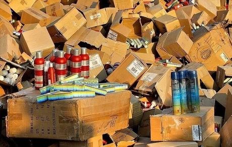 کشف انباری با  ۱۱ کامیون دارو و اقلام آرایشی و بهداشتی غیرمجاز در جنوب تهران