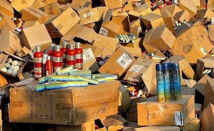 کشف انباری با  ۱۱ کامیون دارو و اقلام آرایشی و بهداشتی غیرمجاز در جنوب تهران