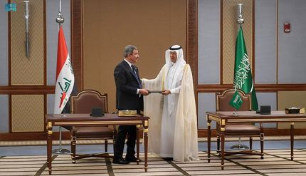توافق اتصال شبکه برق عراق به عربستان امضا شد