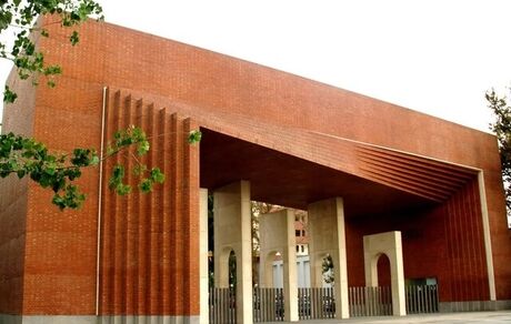 دانشگاه صنعتی شریف مجازی شد