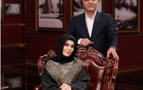 
جوابی که کار مدیری را راحت کرد/ ماجرای حواشی شعرخوانی خانم بازیگر
