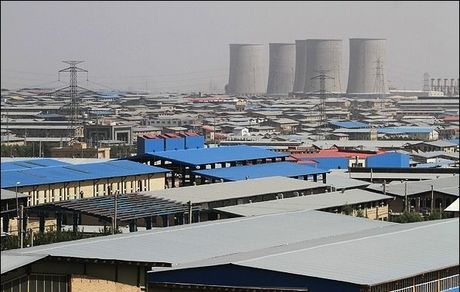 کسری ۸۰۰۰ مگاواتی برق در شهرک‌های صنعتی/ ارائه مشوق برای ساخت پنل خورشیدی