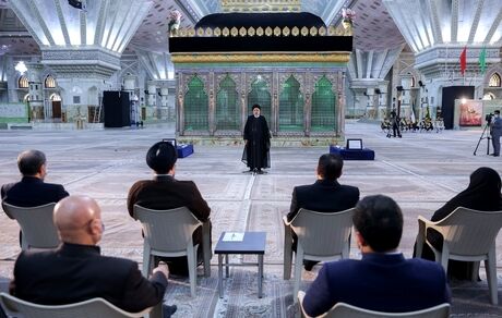 امروز اگر می‌خواهیم در خط امام حرکت کنیم، مفسر این خط رهبری معظم انقلاب اسلامی است