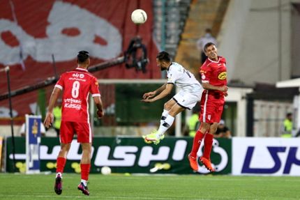 پرسپولیس ۱۰ نفره با پیکان به قهرمانی امیدوار شد